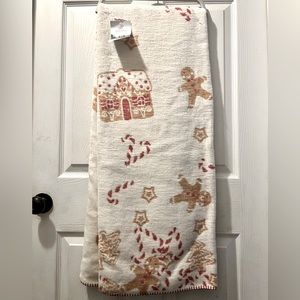 Docofil White Holiday 2023 Gingerbread Holiday Themed Blanket